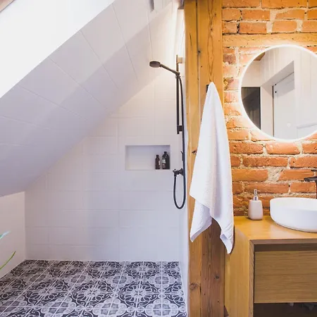 Jueri 15 Kesklinna * Võru