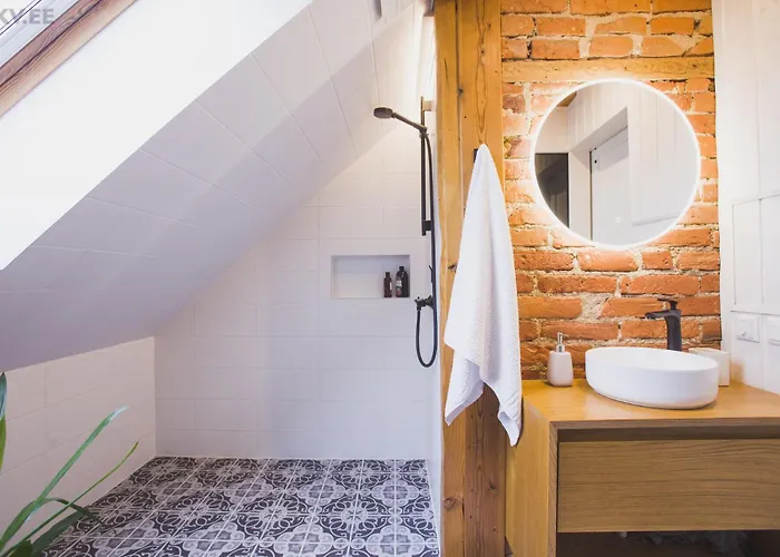 Jueri 15 Kesklinna * Voru